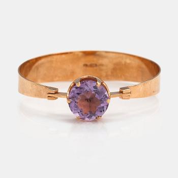 Elis Kauppi, A 14K gold and amethyst bracelet. Kupittaan kulta, Turku 1977.