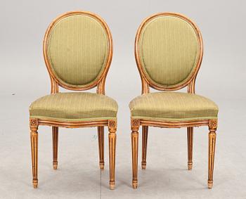 STOLAR, ett par, gustaviansk stil, 1900-talets början.