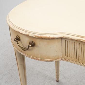 A dressing table with a stool, Blomstermåla, mid 20th Century.