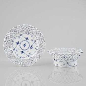 A 'Blue Fluted Full Lace' porcelain fruit basket with stand, Royal Copenhagen, model 1052 and 1098, 1898-1923.