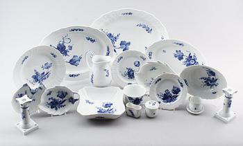 MATSERVIS, 68 delar, porslin, "Blå Blomst", Royal Copenhagen.