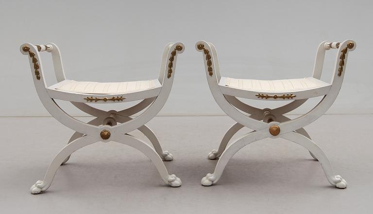 BANKETTER, 1 par, gustaviansk stil, sent 1800-/1900-tal.
