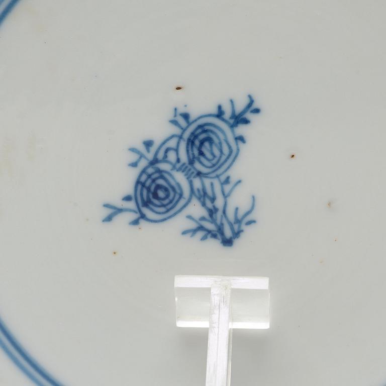 A set of 12 blue and white dishes, Qing dynasty (1644-1912).