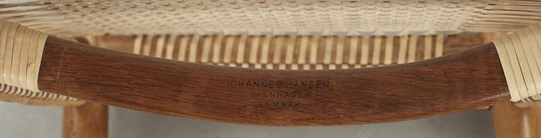 HANS J WEGNER, karmstolar, ett par "The Chair", Johannes Hansen, Danmark.