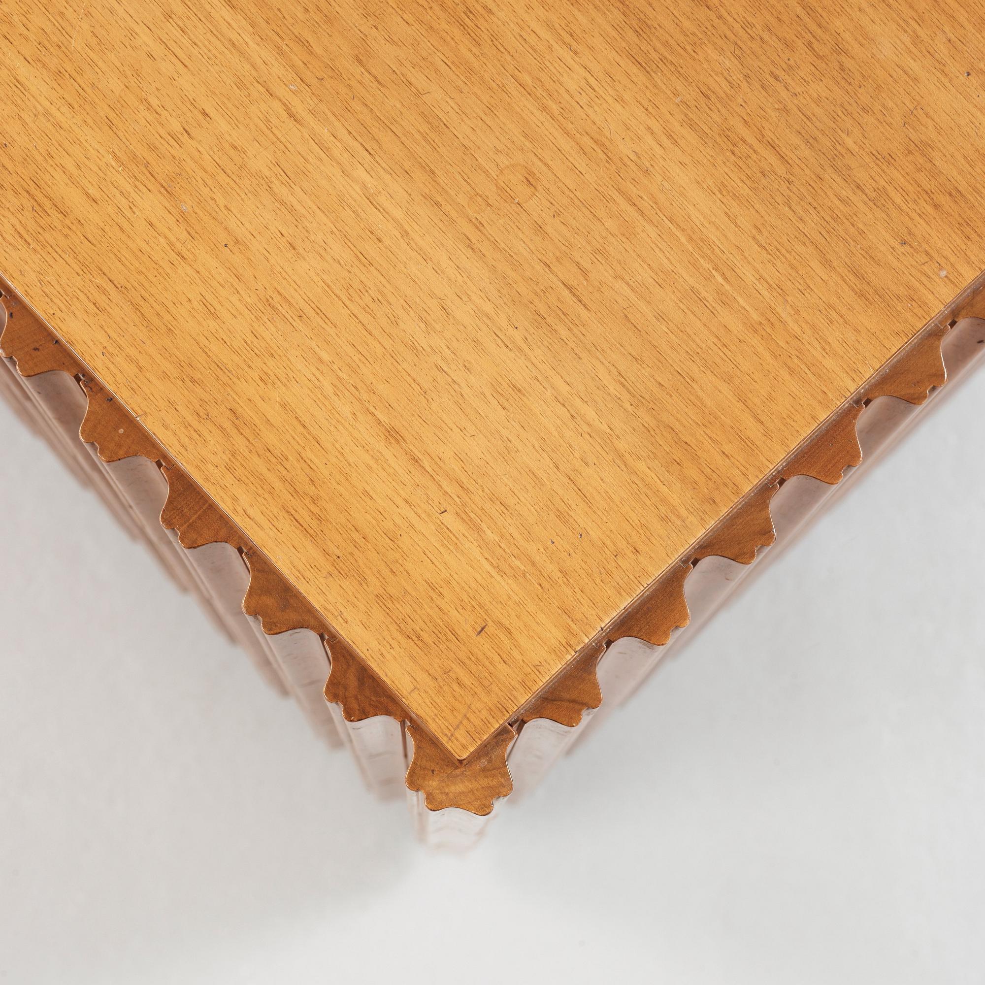 An Axel Einar Hjorth oak Swedish Modern chest of drawers, Stockholm ca 1940.