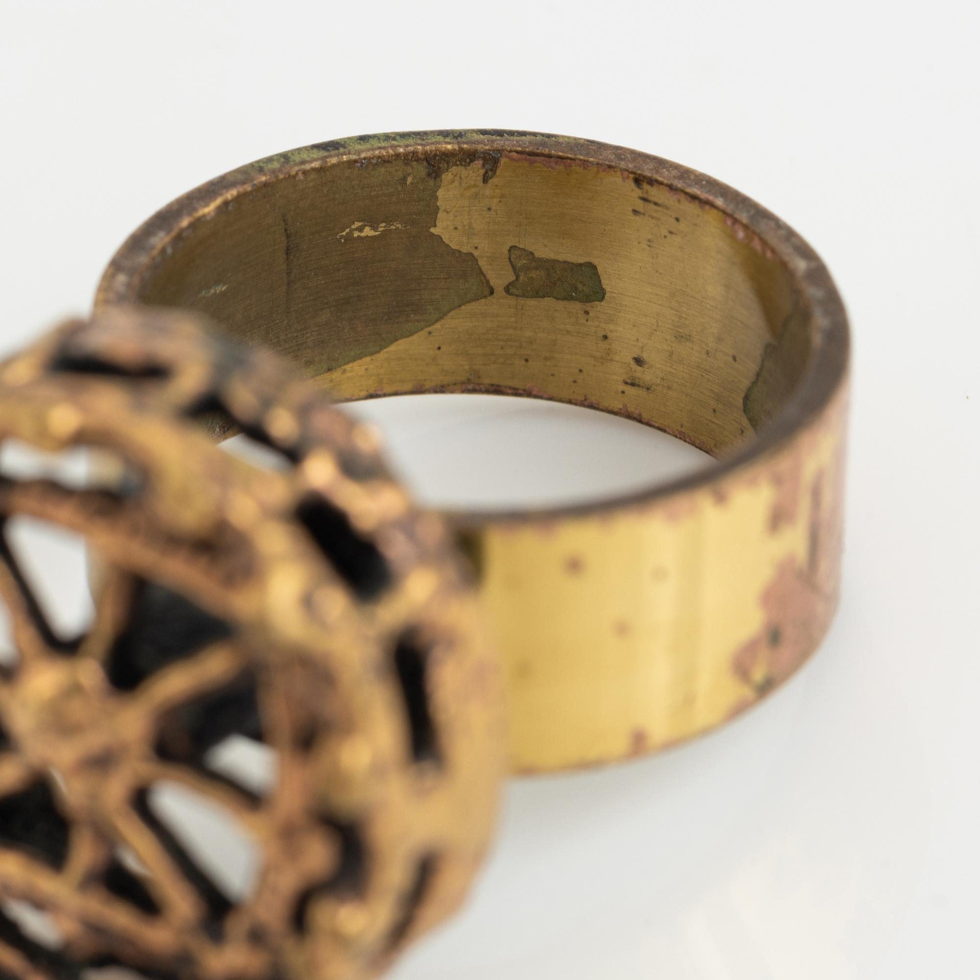 Pentti Sarpaneva, halsband samt ring, brons,