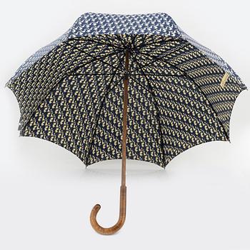 Christian Dior, paraply, glasögonfodral samt portmonnäer, 2 st.