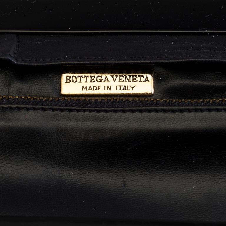 CLUTCH, Bottega Veneta.