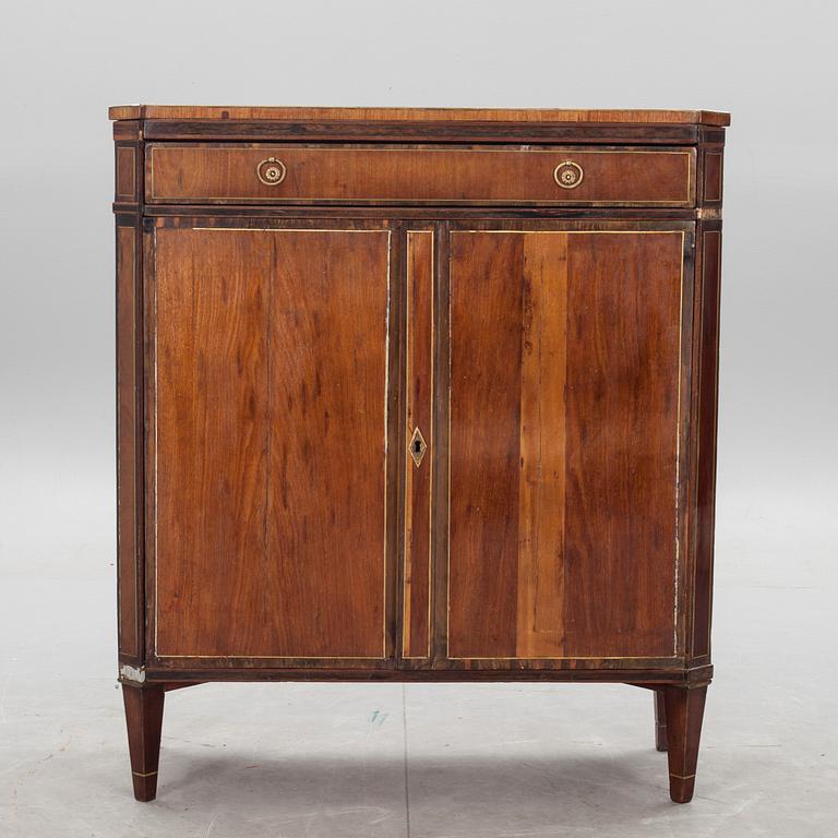 SKÅP, Louis XVI-stil. 1800-talets slut. Sydeuropa.