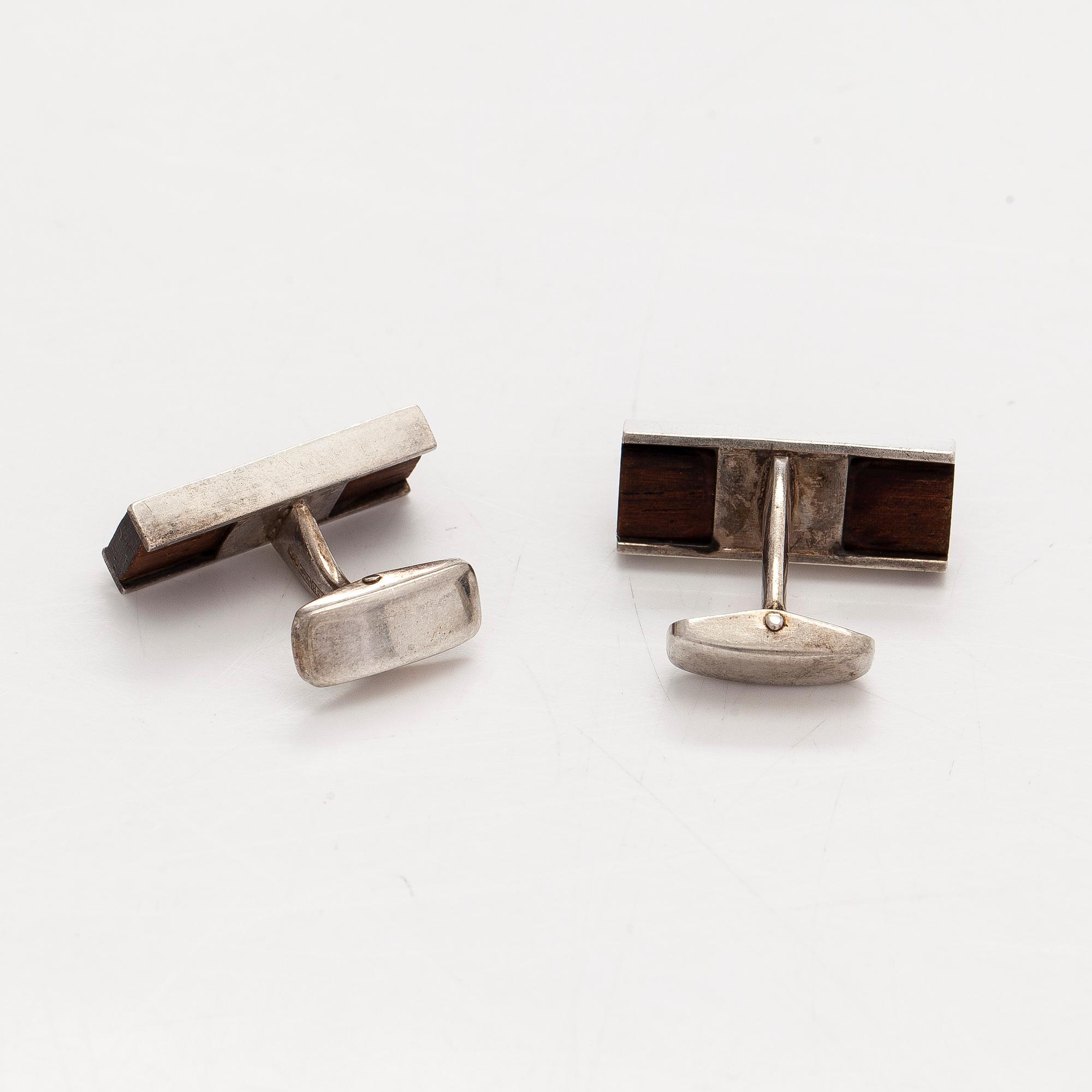 Erik Granit, broscher och manschettknappar, silver, trä, Helsingfors 1960-tal.