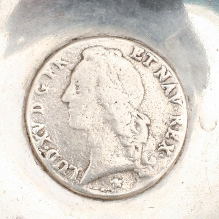 SKÅL, silver, med fantasistämplar. Ca 336 gr.
