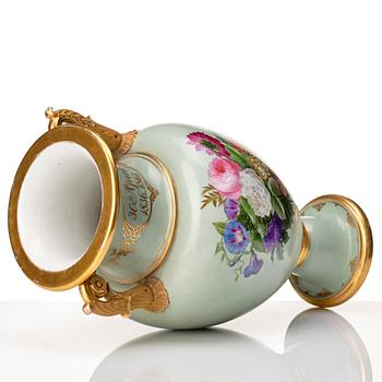 Praktvas, porslin. Royal Copenhagen, Danmark, 1800-tal.