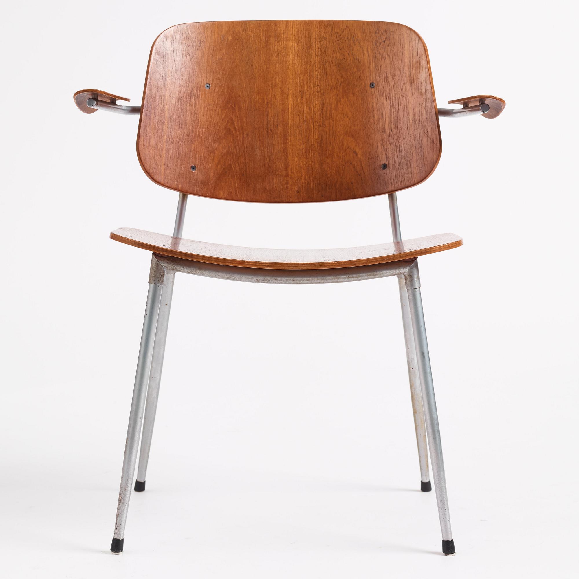 Børge Mogensen, a teak desk and chair, Søborgs Møbelfabrik, Danmark 1950s.
