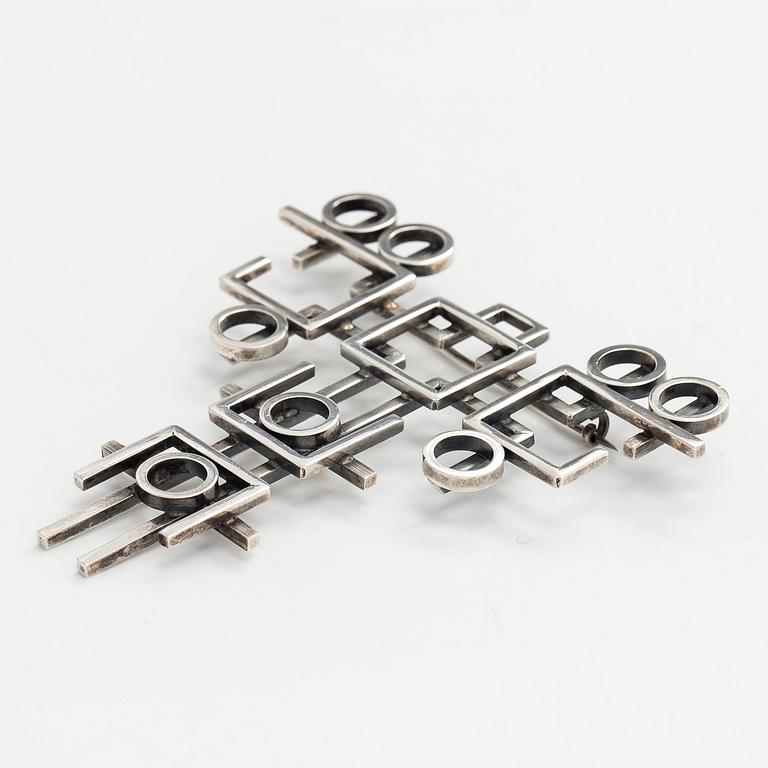 Pekka Sarvanto, brosch, silver. Aarikka 1964.