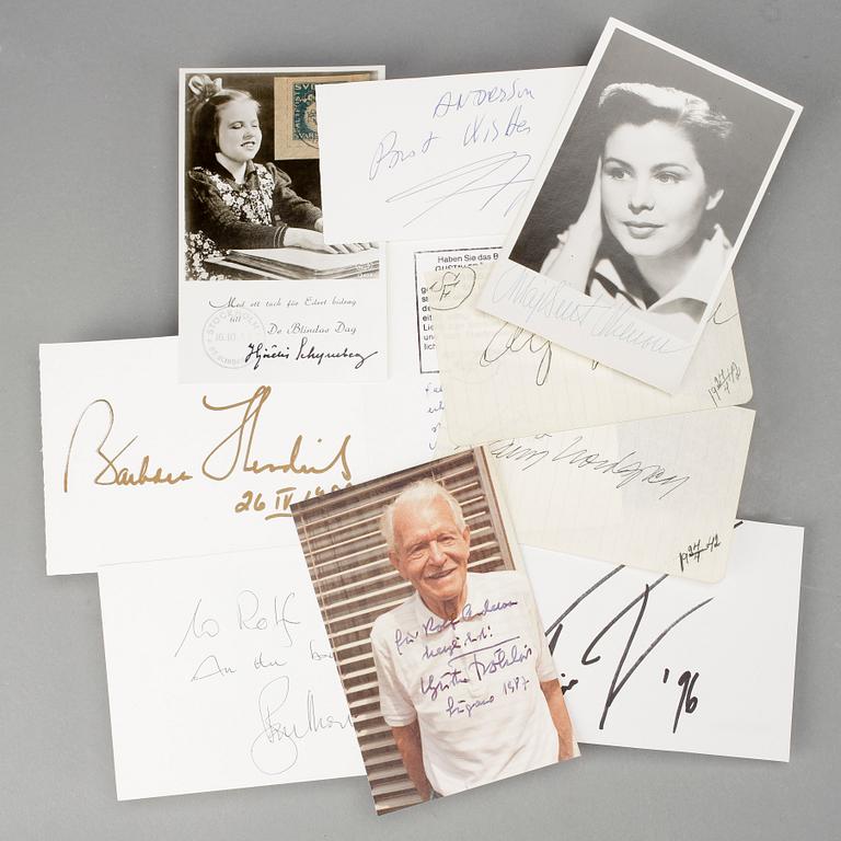 AUTOGRAFER FILMSKÅDESPELARE, 9 st, bla Roger Moore och Charles Aznavour.
