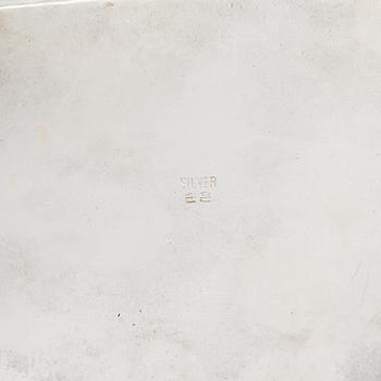 Kryddset på bricka, silver och emalj, Korea 1900-talets senare hälft.