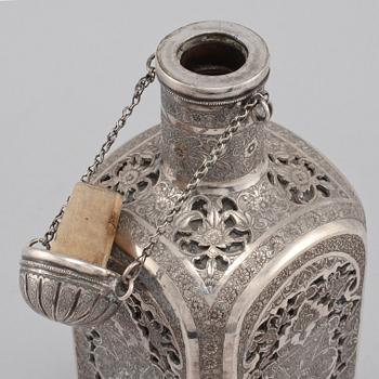 FLASKA, glas och silver, ej stämplad, 1900-tal.