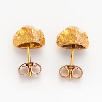 Björn Weckström, a pair of 14K gold 'Nugget' earrings. Lapponia 1963-64.