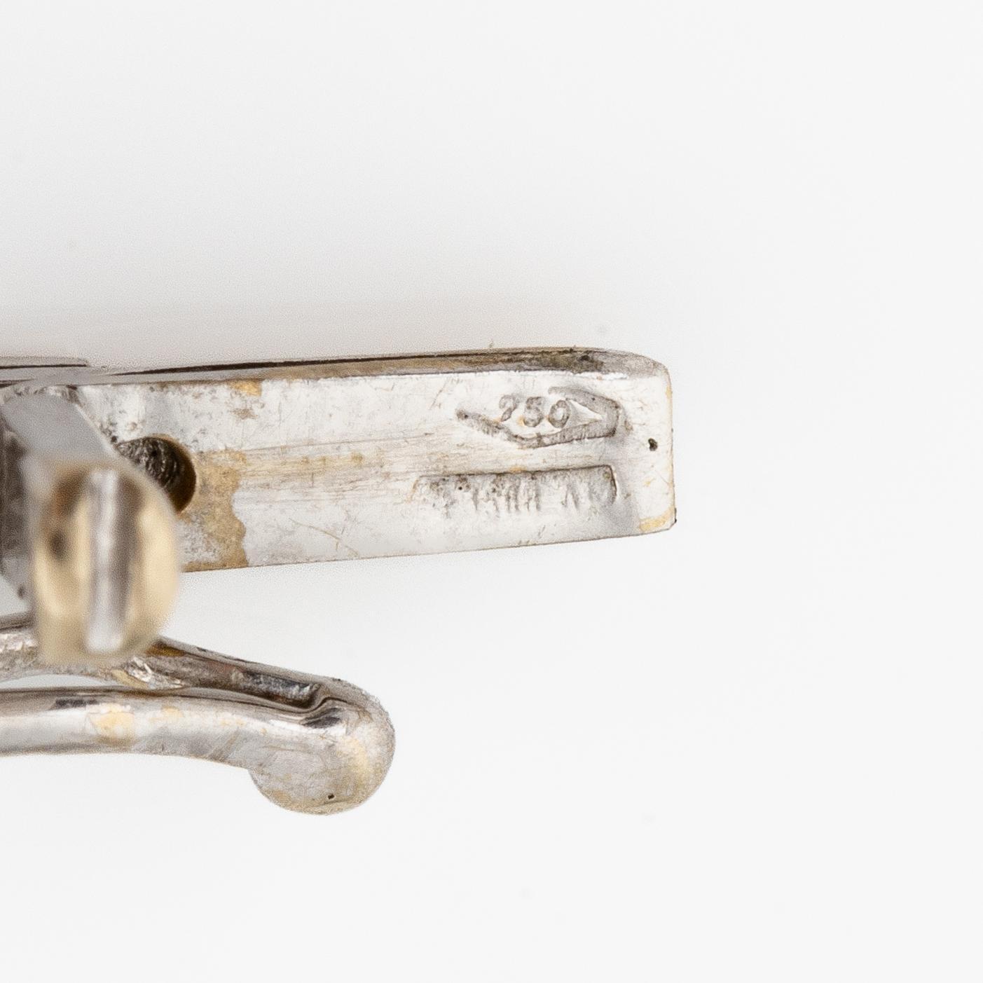 Armband 18K vitguld med hjärtformade briljantslipade diamanter.