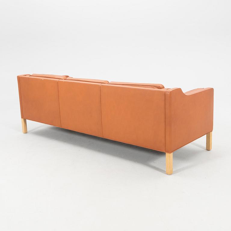 Börge Mogensen, soffa 2213, Fredricia Stolefabrik sent 1900-tal/2000-tal.