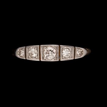 RING, 18K guld, diamanter. A. Tillander, 1953. Vikt ca 1,8 g.