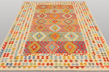 A Kelim carpet, 297 x 206 cm.