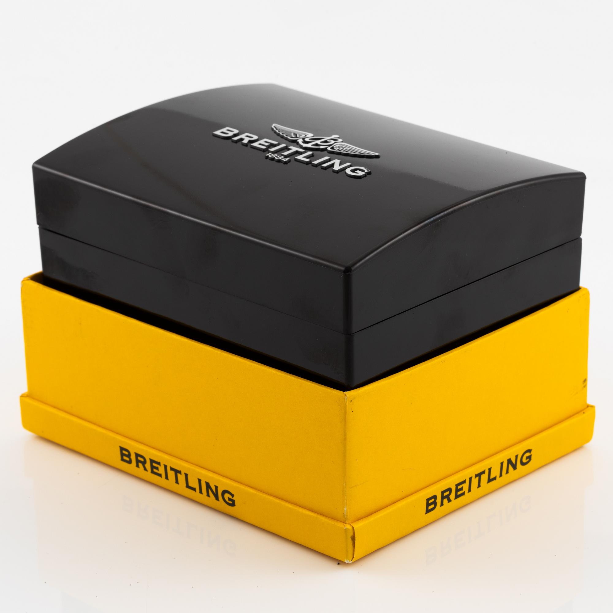 Breitling, Avenger, Skyland, chronograph, wristwatch, 45 mm.