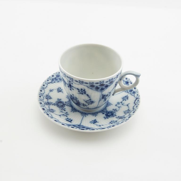 Service "Musselmalet" 13 dl Royal Copenhagen Denmark porcelain.