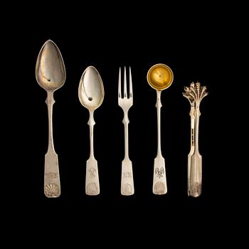 DIVERSE BESTICK, 33 st, silver, "Mussla", finska stämplar 1920-50-tal. Tot. vikt 397 g.