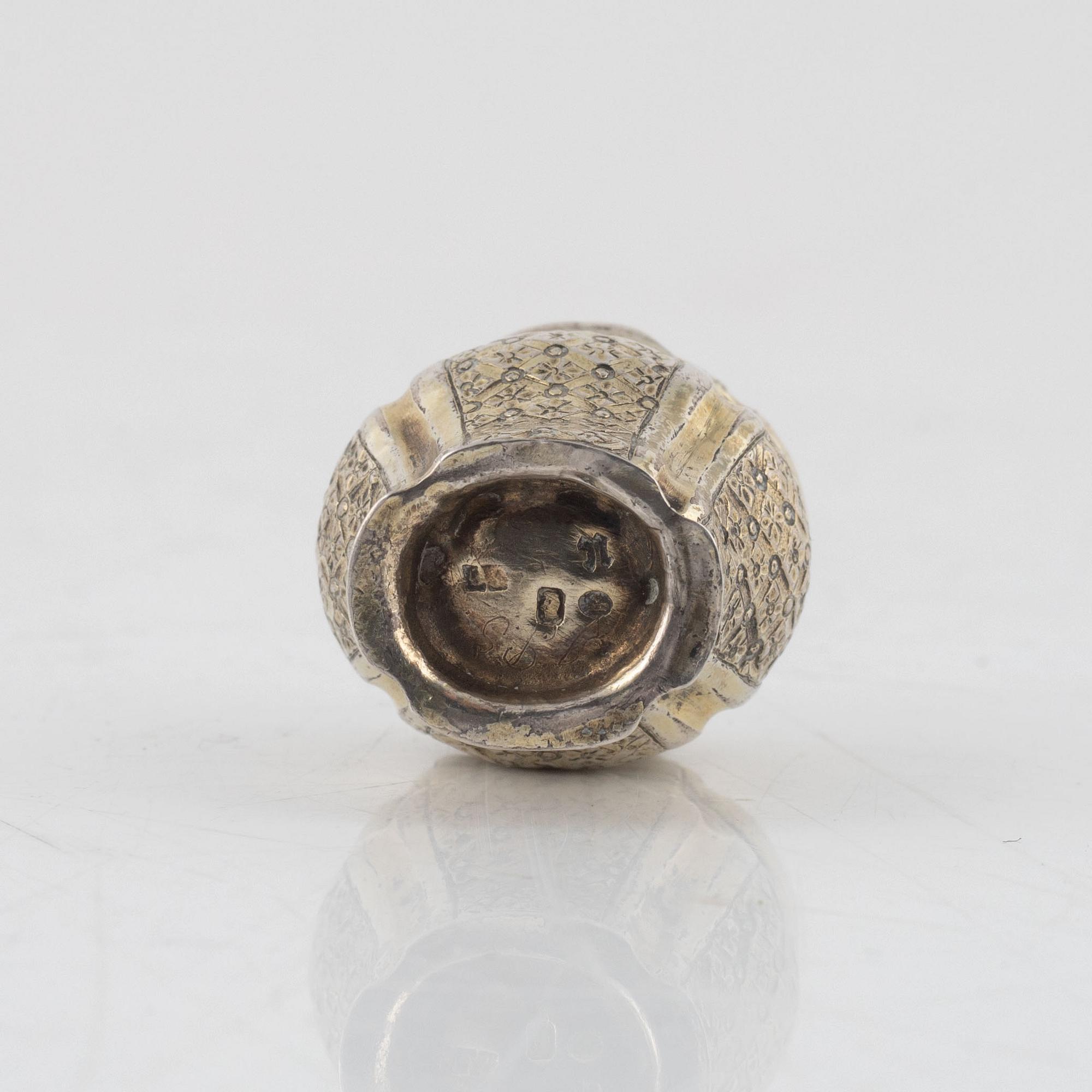 Luktdosa, silver, otydliga stämplar, Sverige 1756. Rokoko.