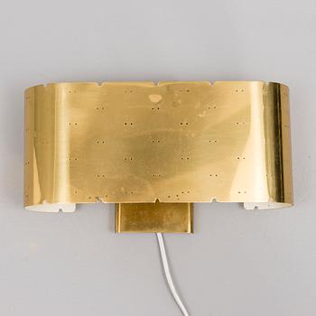 PAAVO TYNELL, A WALL LIGHT, 9460. Manufactured by Oy Taito Ab, late 1940s.