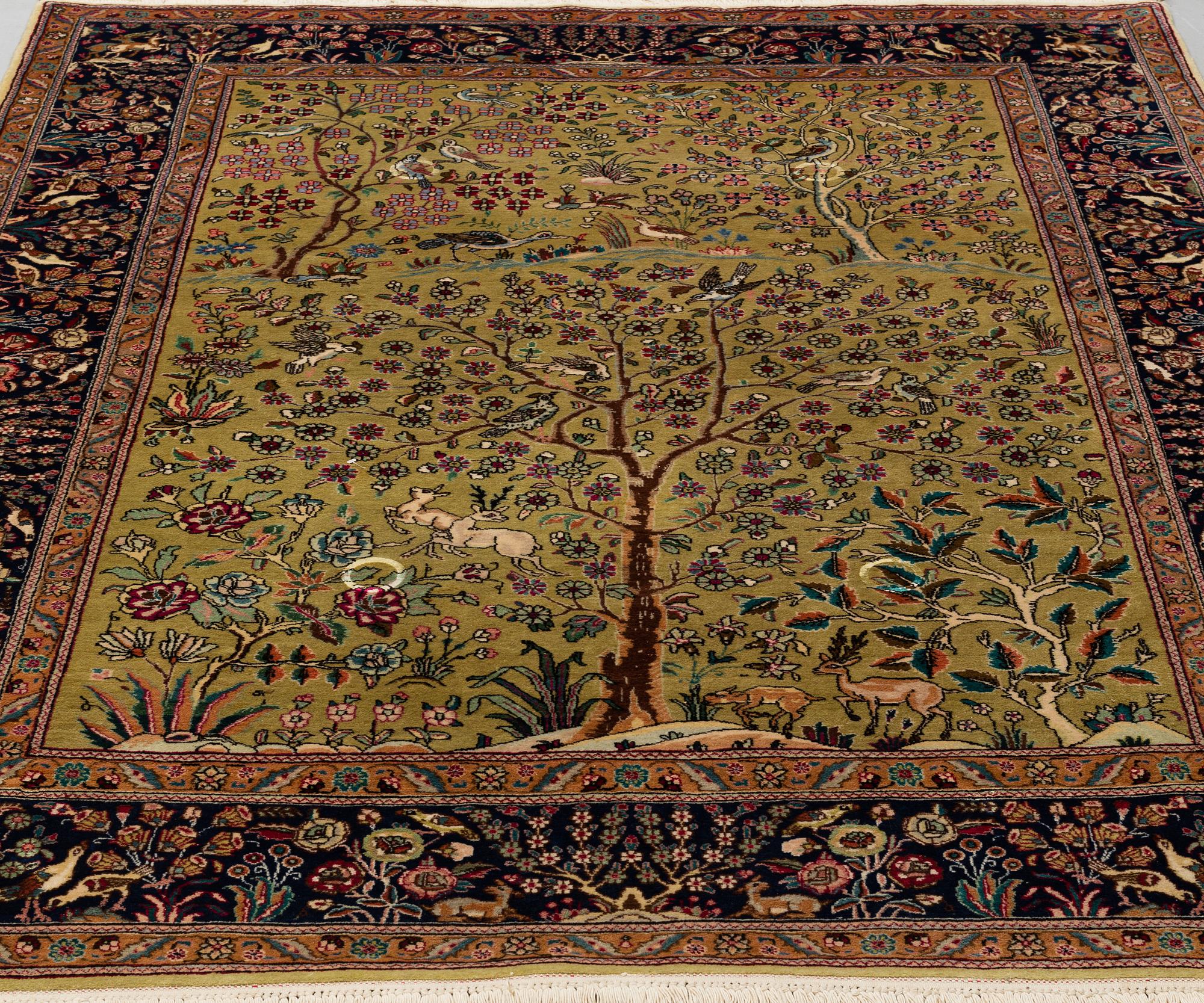 MATTO, an old Oriental, possibly a Tabriz, ca 227,5-228,5 x 171,5-173 cm (as well as 1 and 1,5 cm flat weave at the.