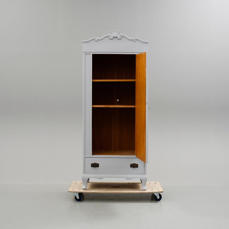 KLÄDSKÅP, 1900-talets början.