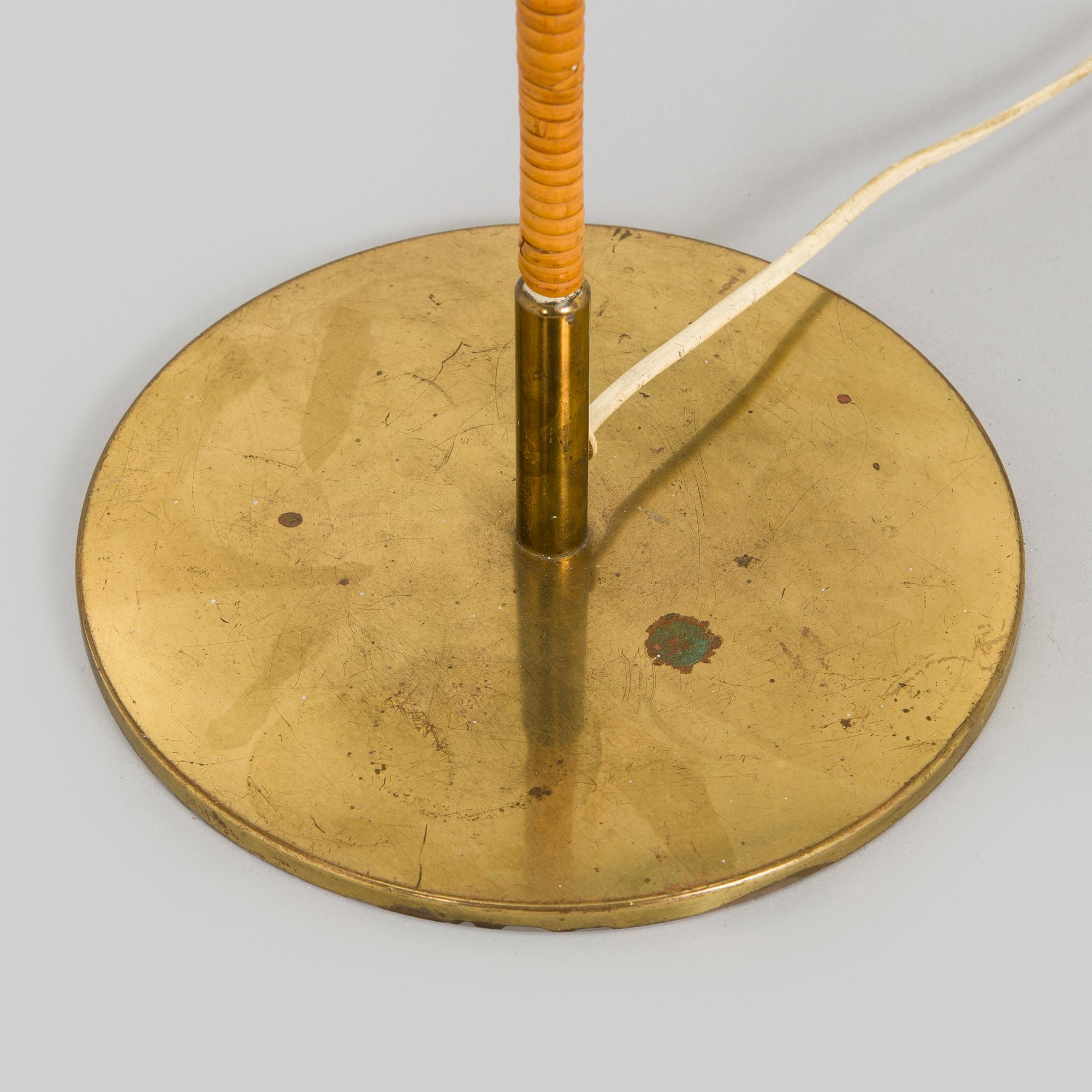 Paavo Tynell, A mid-20th Century floor lamp model 9602 for Taito, Finland.