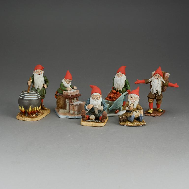 FIGURINER, 6 st. I form av tomtar. Kalmar Läns museum i design av Jenny Nyström.