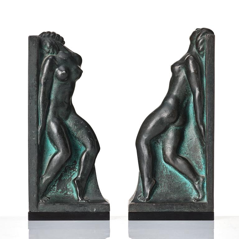 Axel Gute, bokstöd, ett par, patinerad brons, 1900-talets början.