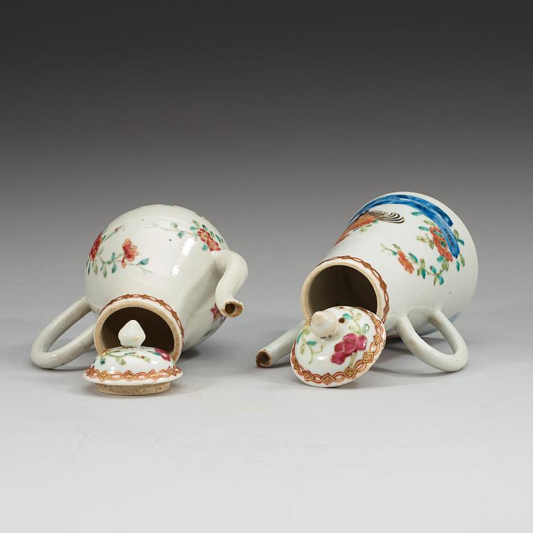 A famille rose 'rooster' chocholat pot and tea pot with cover, Qing dynasty, Qianlong (1736-95).