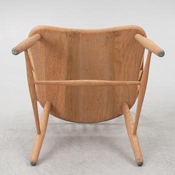 Frits Henningsen, a set of eight Windor chairs, Carl Hansen & Søn, Denmark.