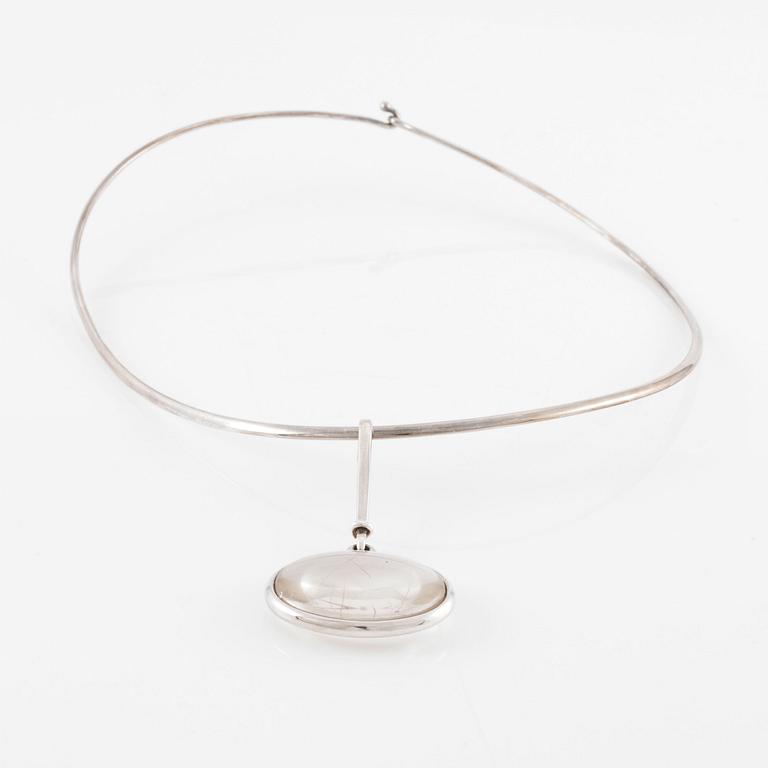 Vivianna Torun Bülow-Hübe, neck ring with pendant, sterling silver and rutilated quartz, contemporary.