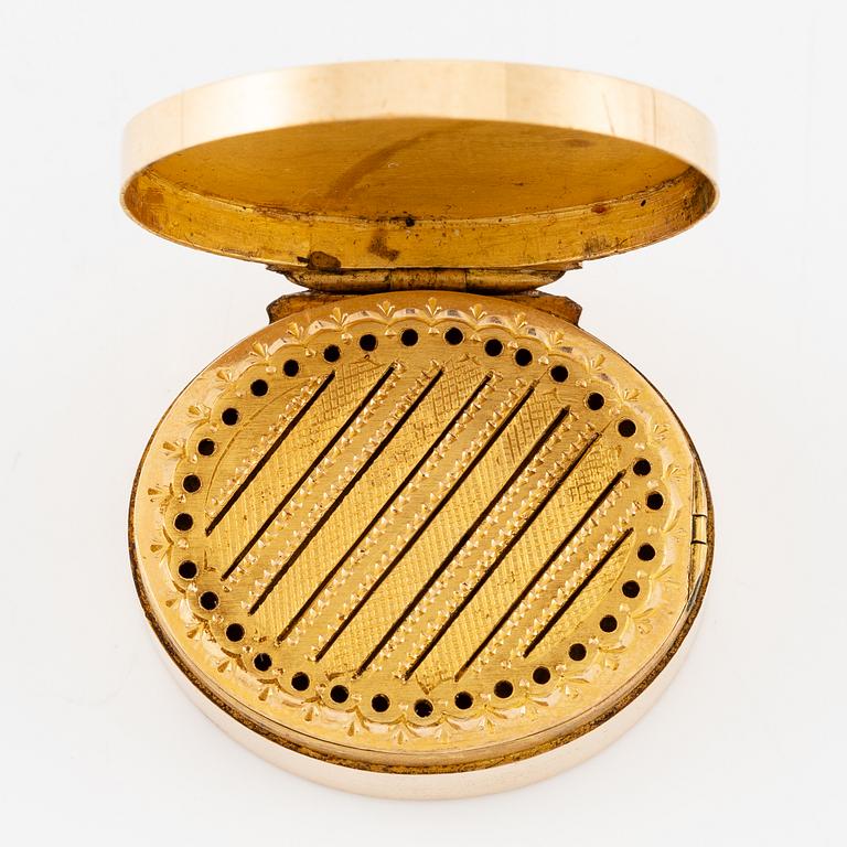 A Swedish 19th century 18K gold vinaigrette/scent box, mark of Isaac Malmborg, Stockholm 1814.