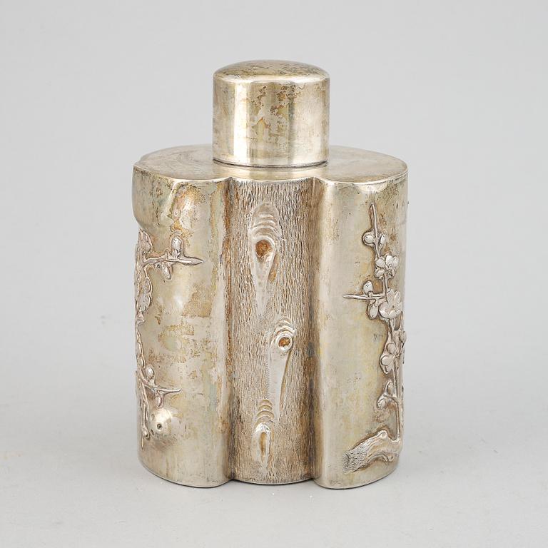 A Chinese silver tea caddy, Luenwo, Shanghai, first half of the 20th century.