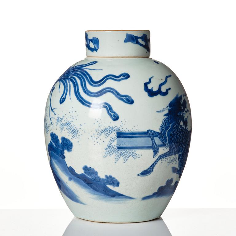 A blue and white Transitional jar with cover, 17th Century.