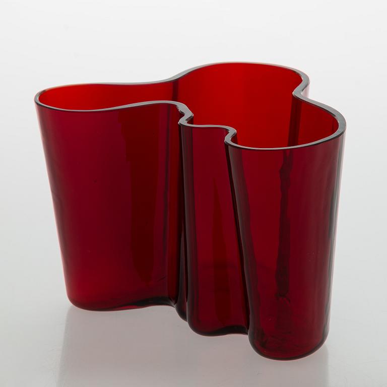 Alvar Aalto, vas, modell 9750 signerad Alvar Aalto Iittala.