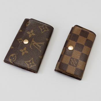 LOUIS VUITTON, nyckelhållare, 2 st.