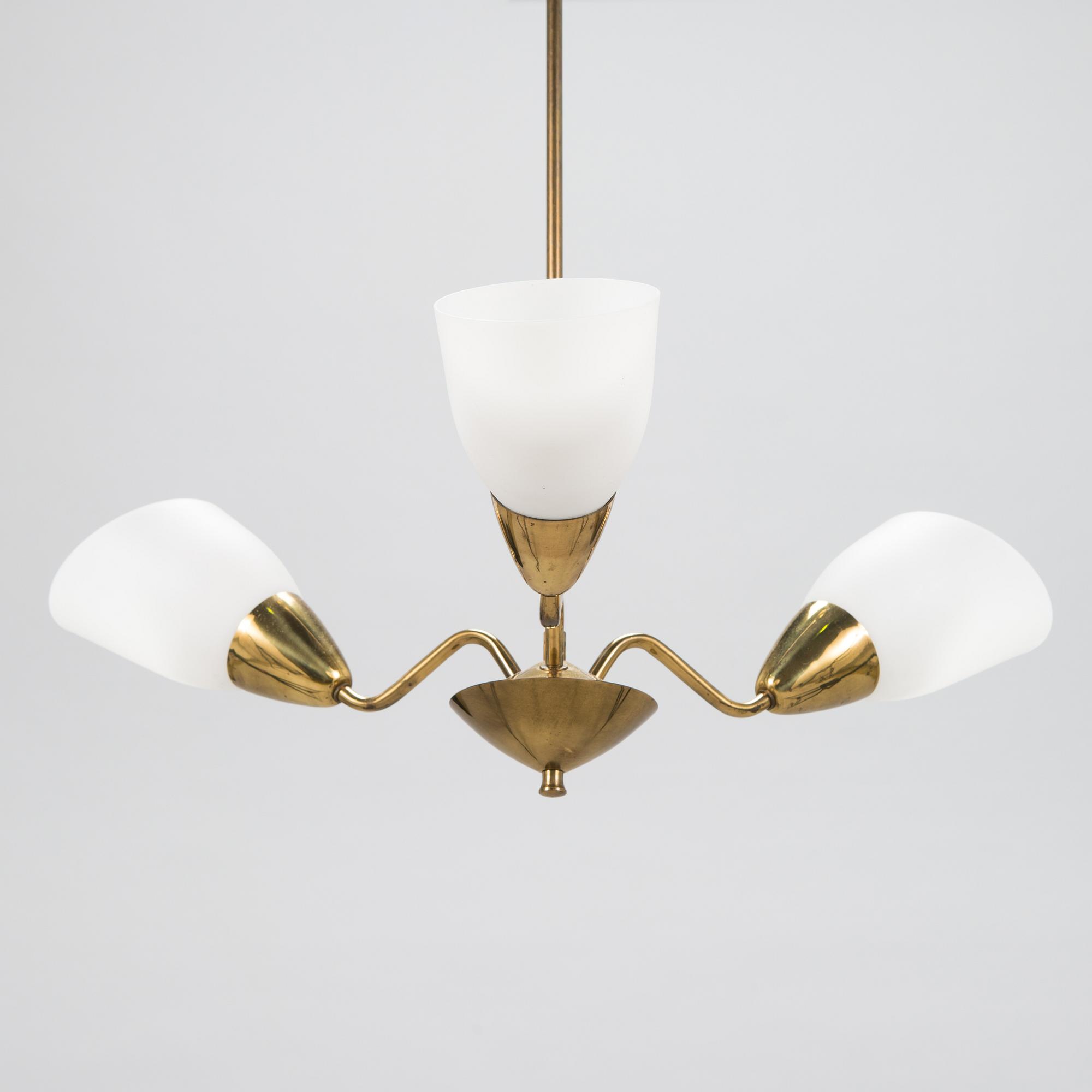 A 1950s pendant three-arm ceiling light, model ER 121/3, Itsu, Finland.