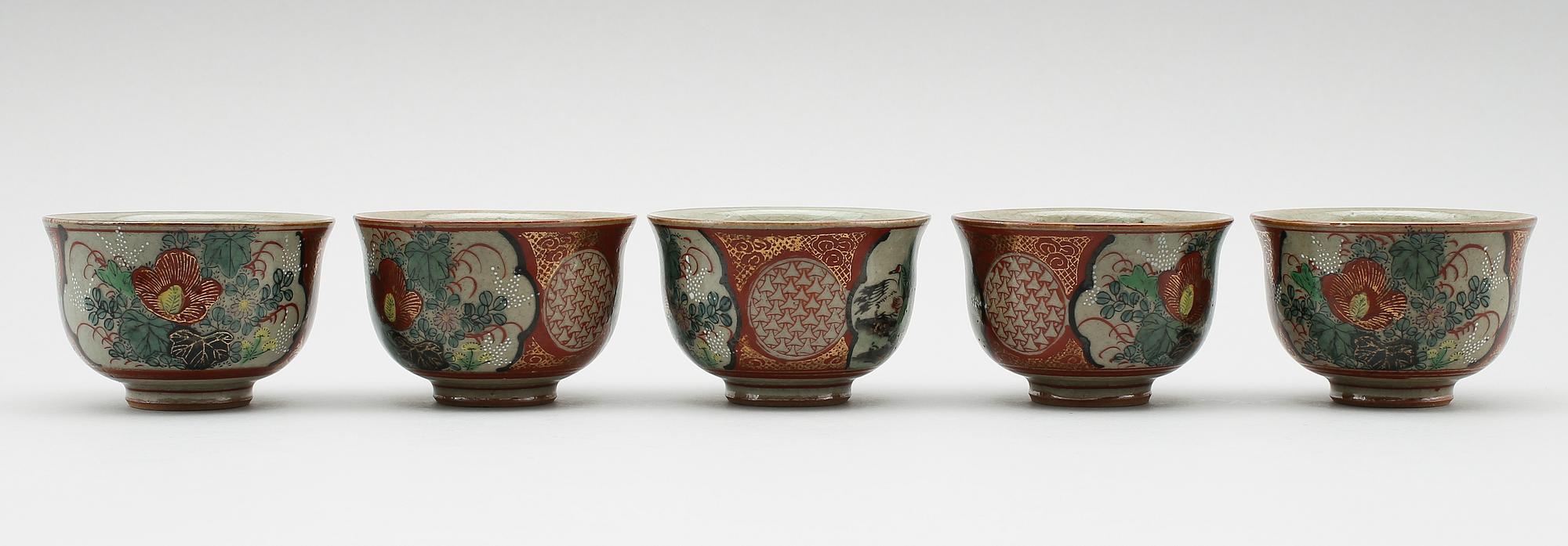 TE/SAKESERVIS, 7 delar, porslin, Japan, 1900-tal.