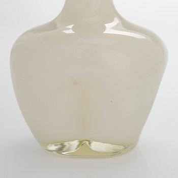 Runar Engblom, a glass vase, signed Runar Engblom Riihimäen Lasi Oy. 1940s.