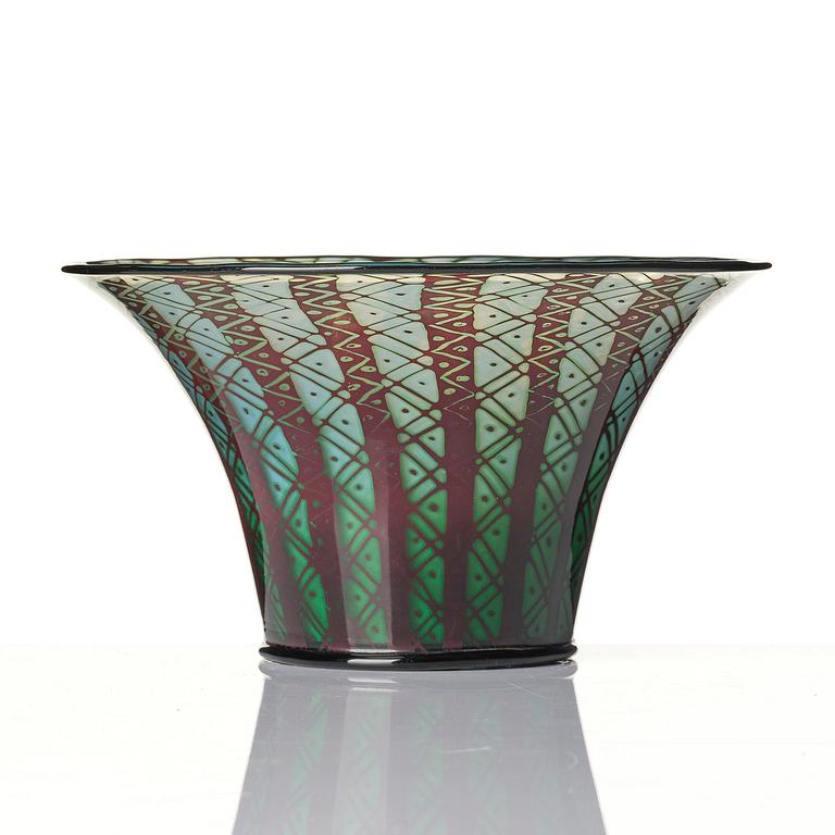 Orrefors, a graal glass bowl, dated 1923.