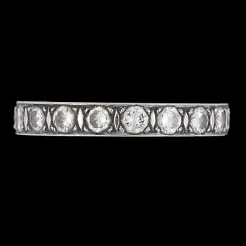 1195. RING, sk eternity ring, briljantslipade diamanter, tot. ca 2.50 ct.