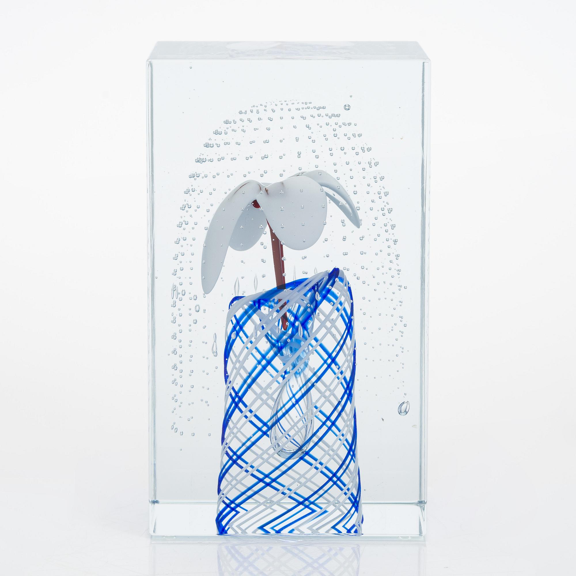 Oiva Toikka, a Jubilee cube, signed Oiva Toikka Nuutajärvi 50/50.